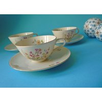 3 Alte Teetassen Mit Blüten Muster Aus Den 1930Er Jahren/Tee Tassen Kaffeetassen Sammeltassen - Winterling Vintage 3 Alte Teetassen Mit Blüten Muster Aus Den 1930Er Jahren/Tee Tassen Kaffeetassen Sammeltassen - Winterling Vintage von VintageTroedlerei