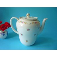 Sehr Alte Teekanne Von Seltmann Weiden Aus Den 1930Er Jahren/Moccakanne Mit Deckel, Kaffee Kanne, Tee Streublumen - Vintage Sehr Alte Teekanne Von Seltmann Weiden Aus Den 1930Er Jahren/Moccakanne Mit Deckel, Kaffee Kanne, Tee Streublumen - Vintage von VintageTroedlerei