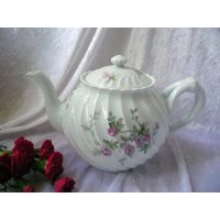Teekanne Mit Rosen Muster Aus Frankreich, Kaffee Kanne, Moccakanne, Tee 1990Er Jahre, Limoges Haviland - Vintage Teekanne Mit Rosen Muster Aus Frankreich, Kaffee Kanne, Moccakanne, Tee 1990Er Jahre, Limoges Haviland - Vintage von VintageTroedlerei