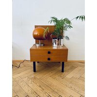 Hübsche Kleine Vintage Kommode von VintageWirbel