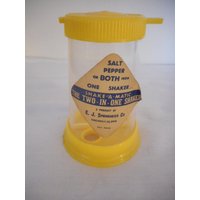 Jahrgang Gelb Kunststoff Alle in Einem Salz & Pfeffer Set von VintageWoofatorium