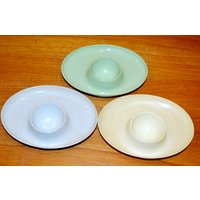 3x Vintage Eierbecher 50Er Jahre Egg Cups Kunststoff Pastellfarben Bunt Retro Mid Century Shabby Chic Landhausstil Fifties 3x Vintage Eierbecher 50Er Jahre Egg Cups Kunststoff Pastellfarben Bunt Retro Mid Century Shabby Chic Landhausstil Fifties von VintageandGlory