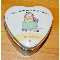 Kleine Vintage Garfield Pillen Blechdose Herzform 80Er Jahre Bunt Retro Space Age Design Mid Century von VintageandGlory