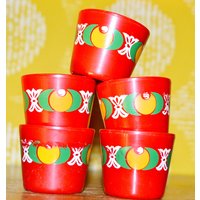 Vintage Eierbecher Kunststoff 70Er Jahre Rot/Bunt Retro Mid Century Shabby Chic Landhausstil Egg Cups von VintageandGlory