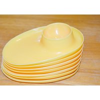 Vintage Eierbecher Set Kunststoff Gelb Egg Cups 70Er Jahre Retro Mid Century Space Age Shabby Chic Landhausstil von VintageandGlory