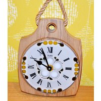 Vintage Holz Wanduhr Braun /Beige 70Er Jahre Retro Olive /Braun Seventies Space Age Mid Century Wgk Wgp Vintage Holz Wanduhr Braun /Beige 70Er Jahre Retro Olive /Braun Seventies Space Age Mid Century Wgk Wgp von VintageandGlory