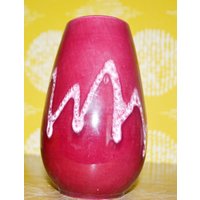 Vintage Keramik Vase Rosa /Weiß Model G 32 70Er Jahre Retro Design Mid Century Space Age von VintageandGlory
