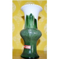Vintage Opaline Glas Vase Von Ingrid Weiß/ Grün 60Er 70Er Jahre Retro Design Mid Century Seventies Space Age Op Art von VintageandGlory