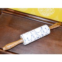 Vintage Teigroller Holz/Keramik Weiß/Blau Shabby Chic Landhausstil Retro Mid Century von VintageandGlory