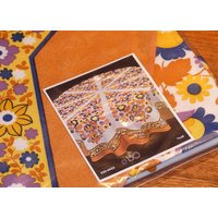 Vintage Tischdecke Rund "Trudi' 150cm 70Er Jahre Abwischbar Geblümt Retro Mid Century Shabby Chic Landhausstil Tablecloth von VintageandGlory