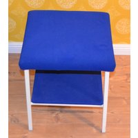 Vintage Tritt Hocker Blau /Weiß 70Er Jahre Holz Retro Mid Century Space Age Shabby Chic Landhausstil von VintageandGlory
