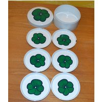 Vintage Untersetzer Mit Dose Kunststoff Grün /Weiß Kleeblatt Landhausstil Shabby Chic 70Er Jahre Retro Mid Century Vintage Untersetzer Mit Dose Kunststoff Grün /Weiß Kleeblatt Landhausstil Shabby Chic 70Er Jahre Retro Mid Century von VintageandGlory