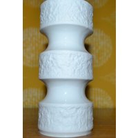 Vintage Vase Weiß Porcelan Von Royal Kpm Op Art 60Er Jahre Wkp Wkk Retro Mid Century Seventies Space Age Vintage Vase Weiß Porcelan Von Royal Kpm Op Art 60Er Jahre Wkp Wkk Retro Mid Century Seventies Space Age von VintageandGlory