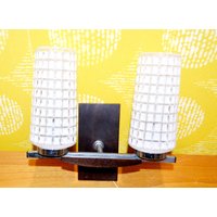 Vintage Wandleuchte 50Er Jahre Metall Retro Mid Century Rockabella Rockabilly Shabby Chic Landhausstil Vintage Wandleuchte 50Er Jahre Metall Retro Mid Century Rockabella Rockabilly Shabby Chic Landhausstil von VintageandGlory