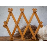 Vintage Ausziehbare Holzgarderobe Mid Century Modern Wandhaken von VintageboxGB