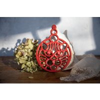 Roter Gusseisen Untersetzer Robert Welch Schmetterling Design Vintage Küchen Dekor von VintageboxGB
