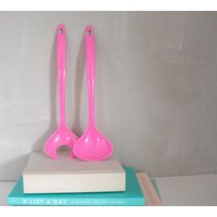 Rosa Melamin Salatbesteck Set, Pink Kunststoff Salat Löffel & Gabel Set Plastik Dänemark, Rosa Gedeckter Tisch Rosa Melamin Salatbesteck Set, Pink Kunststoff Salat Löffel & Gabel Set Plastik Dänemark, Rosa Gedeckter Tisch von VintagebyTigerlilly