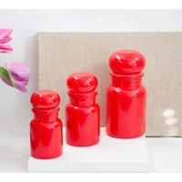Vintage Apothekerglas Rot Vorratsdosen, Rote Küchenaufbewahrung 70Er Jahren, Vorratsglas Badezimmer Rot, Weihnachten Vintage Apothekerglas Rot Vorratsdosen, Rote Küchenaufbewahrung 70Er Jahren, Vorratsglas Badezimmer Rot, Weihnachten von VintagebyTigerlilly
