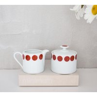 Vintage Real S. Paulo Pünktchen Milchkännchen - Und Zuckerset, Rot Weiß Punkte Zucker Milch Set, Servierset Ostern Vintage Real S. Paulo Pünktchen Milchkännchen - Und Zuckerset, Rot Weiß Punkte Zucker Milch Set, Servierset Ostern von VintagebyTigerlilly