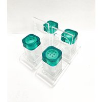 Luigi Barnioly Lucite Salz Und Pfefferstreuer Smaragdgrüne Akzente, Hergestellt in Italien von VintagechicBruxelles