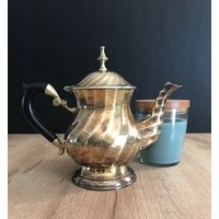 Kleine Messing Teekanne Mit Swirl Muster Messingkrug Griff Vintage Topf Wohnkultur Gold Antike Tee Kaffeekanne von Vintagecottageisland