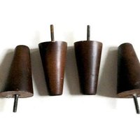 Antikes Set Von 4 Holz Verzierten Möbelbeinen | Hardware Möbel von VintagedesignM