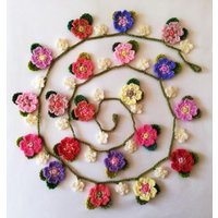 Gehäkelte Blumengirlande, Handgefertigte Blütenkette, Blütengirlande von Vintagegardenbybb