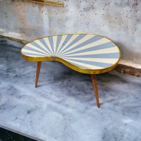 Mid Century Nierentisch Aus Den 1950Er Jahren Mid Century Nierentisch Aus Den 1950Er Jahren von VintageheavenGermany