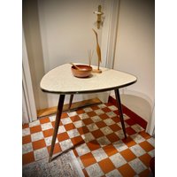 Mid Century Rockabilly Nierentisch Aus Den 1950Er Jahren Mid Century Rockabilly Nierentisch Aus Den 1950Er Jahren von VintageheavenGermany