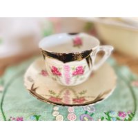 Vintage Porzellan Tasse Und Untertasse Rosa Rosen, Goldrand Cottage Dekor von VintagelovelinessCo