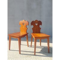 Handgeschnitzte Esszimmerstühle Im Landhausstil/Paar Vintage Stühle Rustikale 60' von VintageretroBySpela
