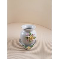 Vintage Porzellan Mini-Set Aus Vase Und Teller Mit Porzellanblumen Hergestellt in Deutschland von Vintagetimeon