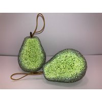 2 Vintage Perlen Obst, Grüne Birne, Faux Künstliche Obst Für Display, Dekor, Birne von VintagevaluablDesign