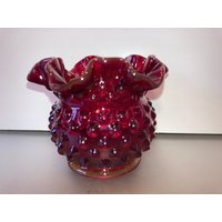 Fenton Ruby Red Art Glas Hobnail Vase, Vintage Amberina Gekräuselte Rotes 3 "Vase, Crimped Rim von VintagevaluablDesign