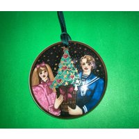 Vintage Royal Copenhagen 1996 Weihnachtsornament, Den Kaere Familie Ornament, Heiligabend 2-Seitiges Ornament von VintagevaluablDesign