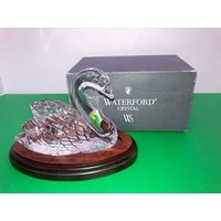 Waterford Society Swan Figur Mit Ständer, 1996 Crystal Swan, Sammler Vogelfigur, Legends Lore in Box von VintagevaluablDesign