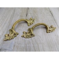 5, 5 in Paar Antike Fenstergriffe Metall Schubladengriffe Bronze Möbelschrank Hardware Escutcheon Vintage Frankreich Goldener Griff 2 von VintagioUA