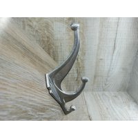 Vintage Metall Graue Kleiderhaken Doppel Rustikale Silber Haken Gemustert Badezimmer Handtuchhalter Folding Rack Kleidung Lagerung Aluminium Vintage Metall Graue Kleiderhaken Doppel Rustikale Silber Haken Gemustert Badezimmer Handtuchhalter Folding Rack Kleidung Lagerung Aluminium von VintagioUA