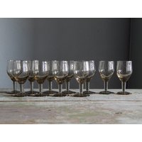 Schnapsglas-Set Mit 10 Wodkagläsern, 1970Er-Jahre Design Sammlerstück, Elegantes Geschirr Schnapsglas-Set Mit 10 Wodkagläsern, 1970Er-Jahre Design Sammlerstück, Elegantes Geschirr von Vintegelane