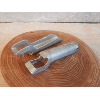 Set Mit 2 Vintage Manuellen Flaschenöffner Metall Rustikalen von Vintegelane