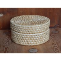 Vintage Korbarbeit Weidenkorb Mit Deckel Dekorativer Gewebter Korb Rustikal Wohnkultur von Vintegelane