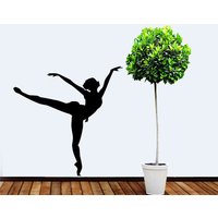 Wand Decals Ballerina Mädchen Ballett Tänzerin Aufkleber Vinyl Tanz Studio Home Decor Schlafzimmer Innenfenster Wohnzimmer Kunst Chu593 von VinylDecals2U