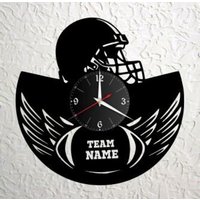 American Football Team Schallplattenuhr Vinyl Retro Wanduhr Mit Wunschnamen Individuell, Geschenk, Wohnzimmer, Geburtstag, Made in Germany American Football Team Schallplattenuhr Vinyl Retro Wanduhr Mit Wunschnamen Individuell, Geschenk, Wohnzimmer, Geburtstag, Made in Germany von VinylclockFranken