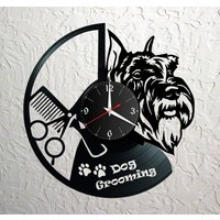 Hundesalon Grooming Schnauzer Schallplattenuhr, Vinyl, Retro, Wanduhr Wunschnamen Hundesalon Grooming Schnauzer Schallplattenuhr, Vinyl, Retro, Wanduhr Wunschnamen von VinylclockFranken