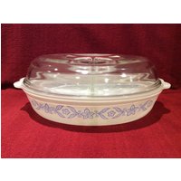 Phoenix Opalware Oval Blaue Blumen Muster Geteilte Auflaufform Oder Servierplatte von VioletsEmporiumStore
