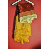 Boho Interiors Bettdecke Seide Burgund Bronze Gold Gestickte Pailletten Fransen One Bedthrow Recycelte Materialien Handgefertigt Interior Textil von VirtageVintage