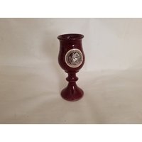Renaissance Festival 1987 Rich Brown/Burgund Farbe Kelch Detaillierte Crest - Im Neuwertigen Zustand Renaissance Festival 1987 Rich Brown/Burgund Farbe Kelch Detaillierte Crest - Im Neuwertigen Zustand von VisionaryWhimsy