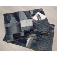 Handgemachte Rustikale Denim Patchwork Tischsets Mit Bestecktaschen, Bauernhaus Hochzeit Serviertisch, Set 2 Stück von Vitatka