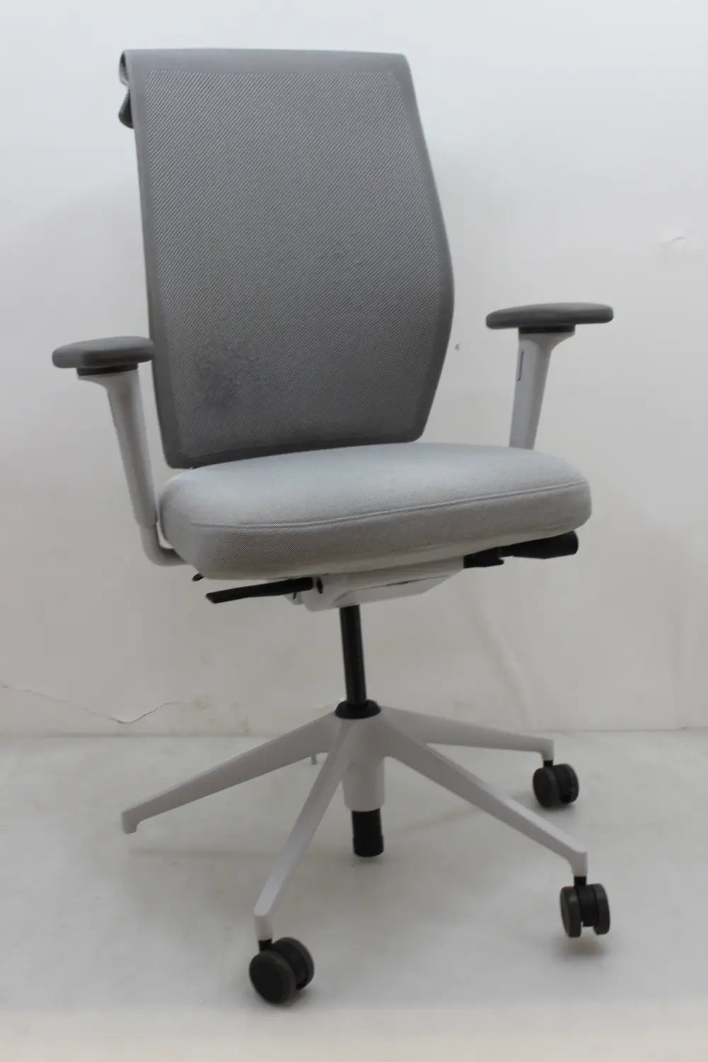 C-Ware Vitra Id Cloud Bürostuhl Creme Weiß Sierra Grau Sitzfläche Stuhl Siehe Text/Foto von Vitra