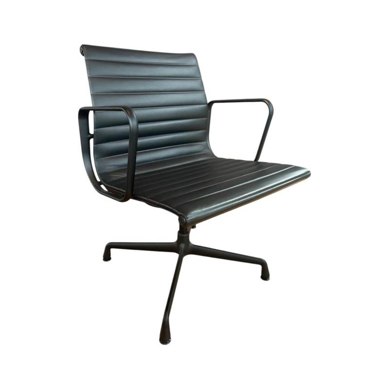 Stuhl EA108 Leder Hopsak Premium Nero Schwarz Gestell Aluminium Schwarz Pulverbe... von Vitra